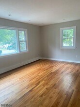549 Broughton Ave in Bloomfield, NJ - Building Photo - Building Photo