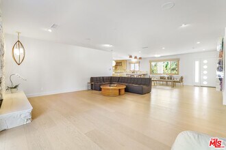 375 S Surfview Dr in Los Angeles, CA - Building Photo - Building Photo