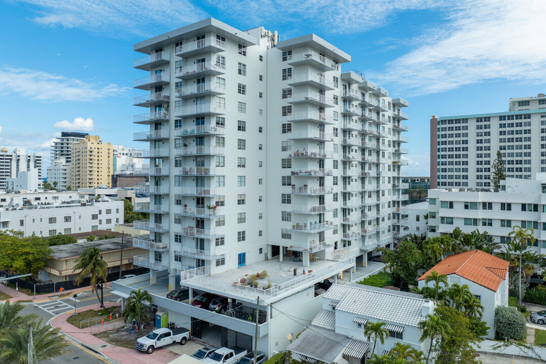 Clearview Towers in Miami Beach, FL - Building Photo