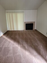 5805-5807-5807 Mt Tacoma Dr SW in Lakewood, WA - Building Photo - Building Photo