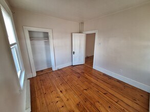 19 Robinson St in South Portland, ME - Building Photo - Building Photo