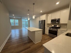 2351 Watertown Wy in Grand Rapids, MI - Building Photo - Building Photo