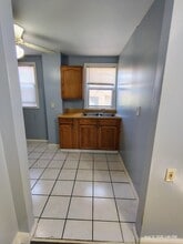 463 Linden St, Unit 2 fl in Fall River, MA - Building Photo - Building Photo