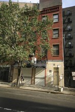 105 E 9th St in New York, NY - Building Photo - Building Photo
