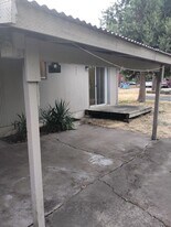 329 F St in Springfield, OR - Building Photo