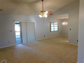 2020 Rudder Dr in Valrico, FL - Building Photo - Building Photo