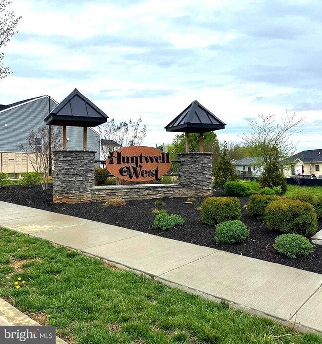 369 Huntwell W Ave in Ranson, WV - Building Photo - Building Photo