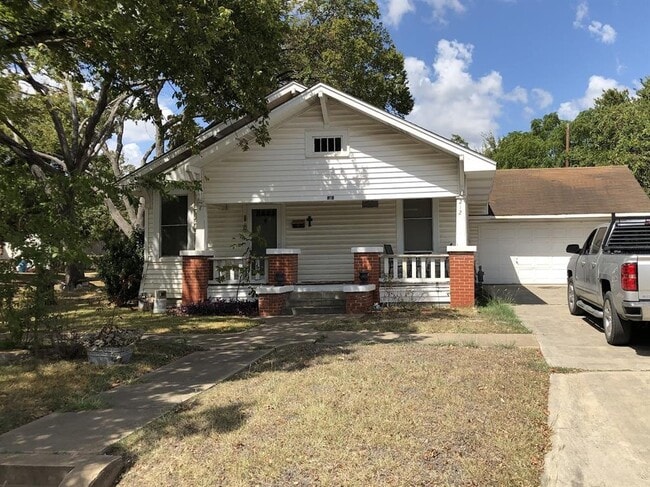 property at 212 W 6th St
