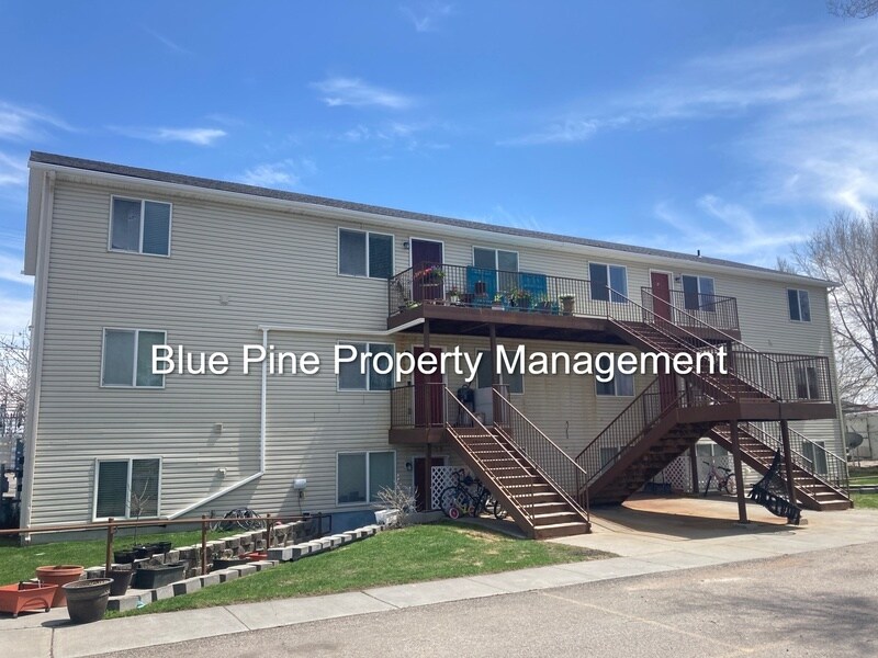 460 E Center St in Shelley, ID - Building Photo