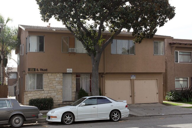 1154 E 3rd St in Long Beach, CA - Foto de edificio - Building Photo