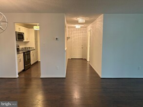12907 Churchill Ridge Cir in Germantown, MD - Building Photo - Building Photo