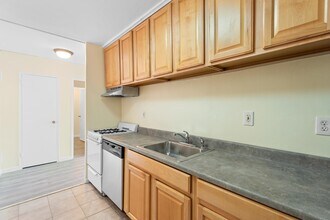 225 St Pauls Ave in Jersey City, NJ - Building Photo - Building Photo