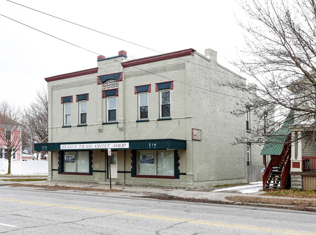 214 S Henry St in Bay City, MI - Foto de edificio - Building Photo