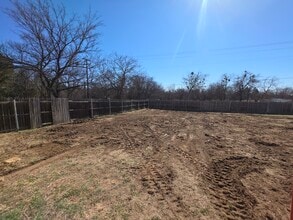 511 S California St in Henrietta, TX - Building Photo - Building Photo