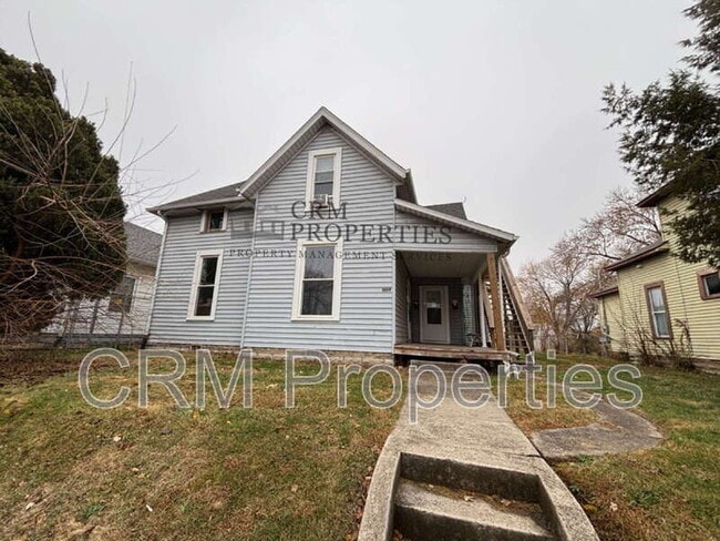 property at 1039 S Washington St