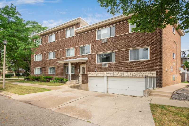 4842 Conrad St in Skokie, IL - Building Photo