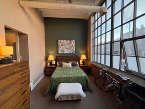 611 N Park Ave, Unit 114 in Indianapolis, IN - Building Photo - Building Photo