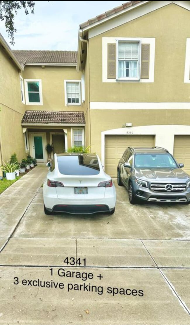 4341 SW 131st Ln in Miramar, FL - Building Photo - Building Photo