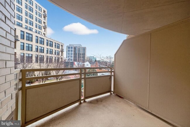 7111 Woodmont Ave in Chevy Chase, MD - Building Photo - Building Photo