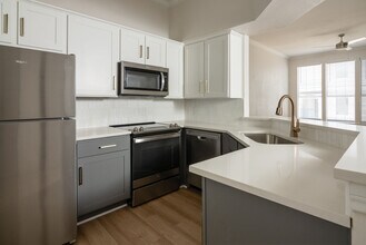 Meritage at Steiner Ranch in Austin, TX - Foto de edificio - Building Photo