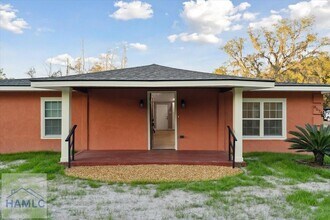 8576 E B Cooper Hwy in Riceboro, GA - Foto de edificio - Building Photo
