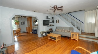 422 Harper Ave in Morrisville, PA - Building Photo