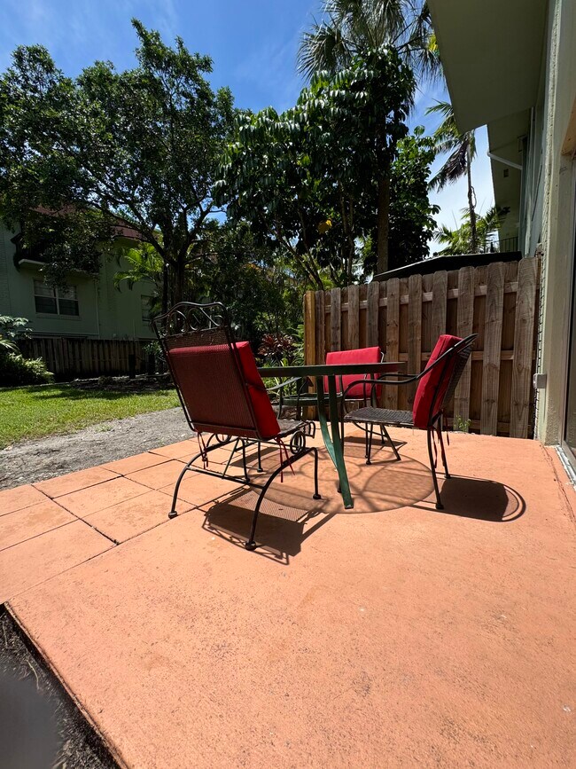 property at 801 W Oakland Park Blvd