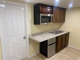 2221 Gold Ave, Unit B in El Paso, TX - Building Photo