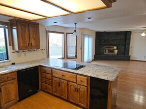 6372 Carmel Dr in Redding, CA - Building Photo - Building Photo