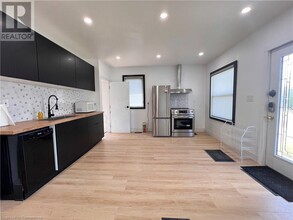 111 Stirling Ave S in Kitchener, ON - Building Photo - Building Photo
