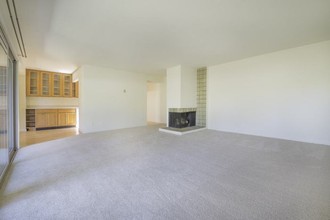500 W Middlefield Rd-Unit -APT 32 in Mountain View, CA - Building Photo - Building Photo