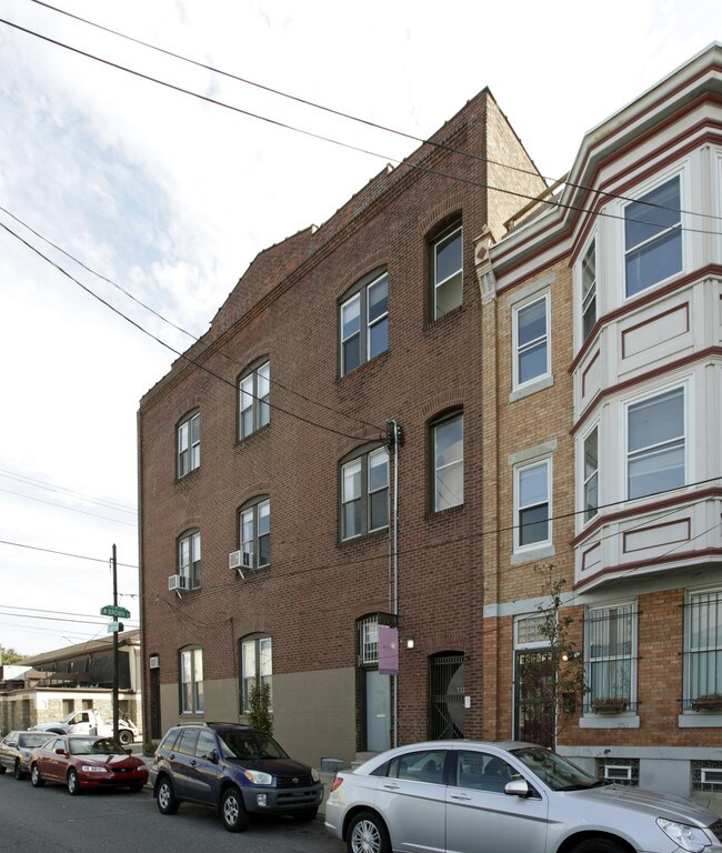 733-737 N 4th St in Philadelphia, PA - Building Photo - Building Photo