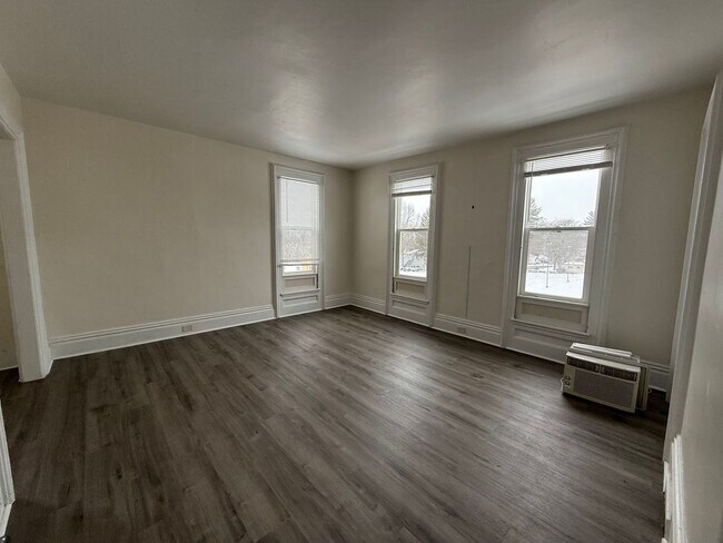 313 N Michigan Ave in Big Rapids, MI - Foto de edificio - Building Photo