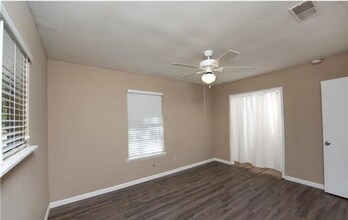 306 Orchard St in San Marcos, TX - Building Photo - Building Photo