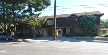 4412 Ocean View Blvd in Montrose, CA - Foto de edificio - Building Photo