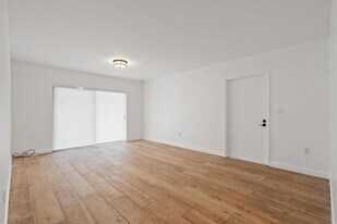 7831 SW 56th St, Unit 112B in Miami, FL - Building Photo