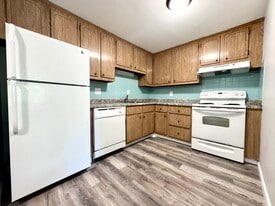 15 Old Colony Ln in Arlington, MA - Building Photo