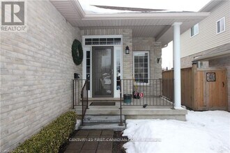 1821 Dalmagarry Rd in London, ON - Building Photo - Building Photo