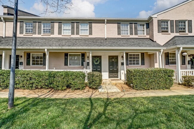 property at 1224 Green Oaks Ln