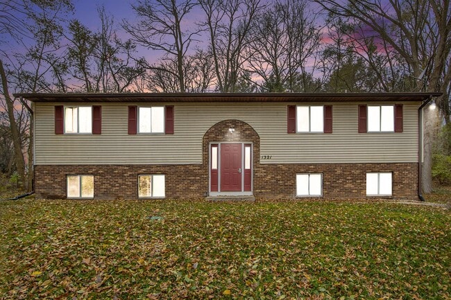 1321 Huntington Ave in Kalamazoo, MI - Building Photo - Building Photo