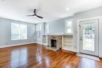 5628 Richmond Ave in Dallas, TX - Building Photo - Building Photo