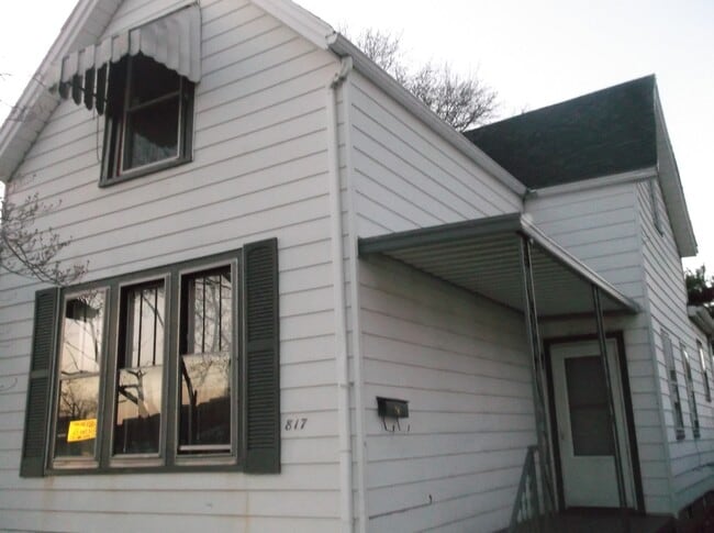 property at 817 W Franklin St