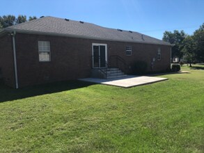 524 Autumndale Dr in Gallatin, TN - Foto de edificio - Building Photo