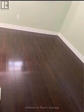 954 Midland Ave in Toronto, ON - Building Photo - Building Photo