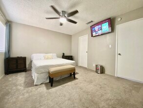 400 Daffodil Dr, Unit 400 in Henderson, NV - Building Photo - Building Photo