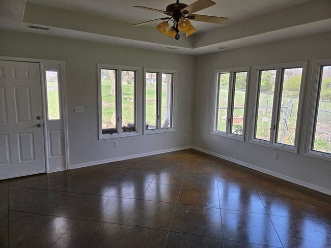 9424 N Boatman Hill Rd in Columbia, MO - Building Photo - Building Photo