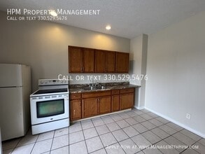 2722 Lincoln Way E in Massillon, OH - Building Photo - Building Photo