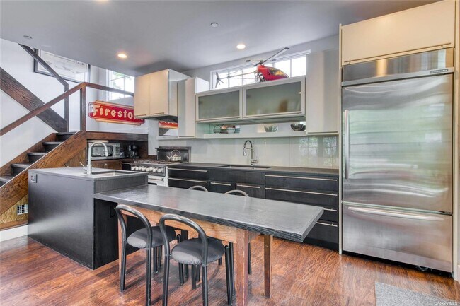 property at 124 Jessup Ave