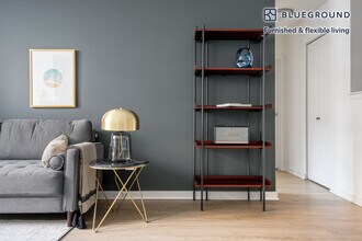 20 E Scott St in Chicago, IL - Building Photo - Building Photo
