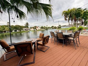 2865 Begonia Way in Hollywood, FL - Building Photo - Building Photo